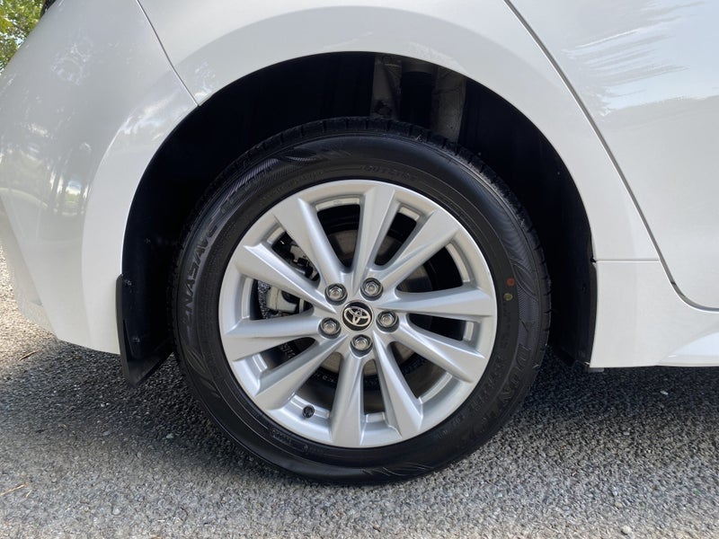 2024 Toyota Corolla GX 1.8P HEV CVT FWD Hatch image 5