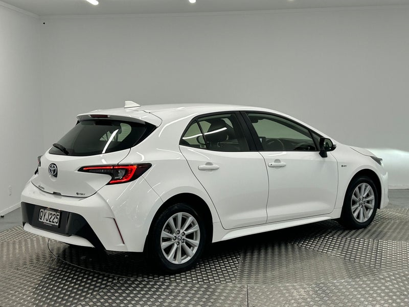 2024 Toyota Corolla GX 1.8P Hybrid image 3