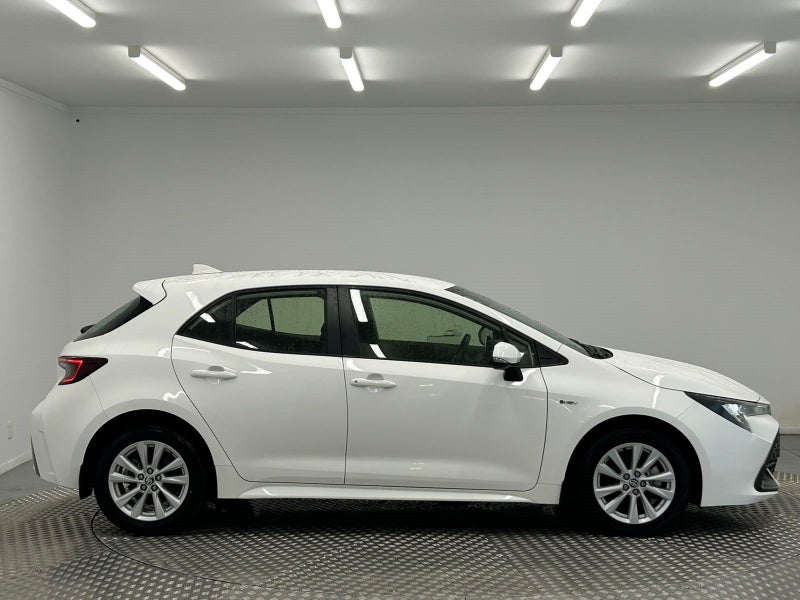 2024 Toyota Corolla GX 1.8P Hybrid image 2