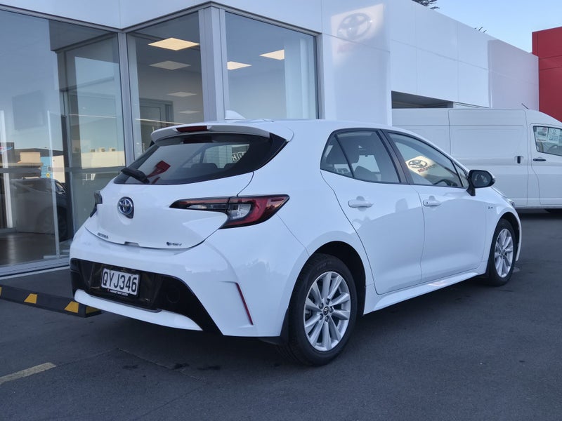 2024 Toyota Corolla GX 1.8P HYBRID Auto image 3