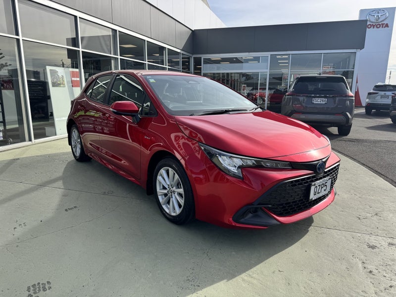 2024 Toyota Corolla GX 1.8P Hybrid Automatic Hatch image 3