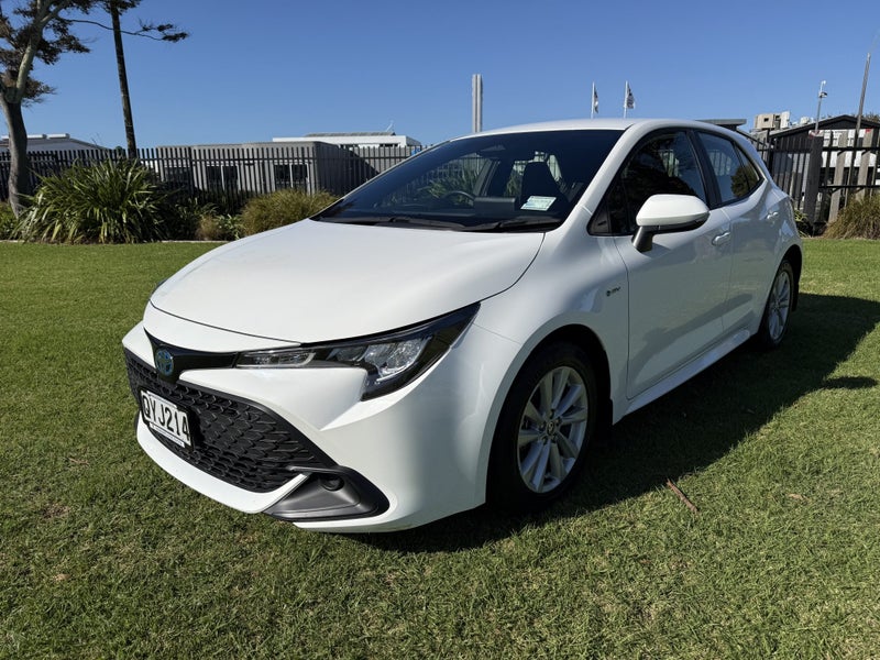 2024 Toyota Corolla GX 1.8P Hybrid AWD Automati... image 3