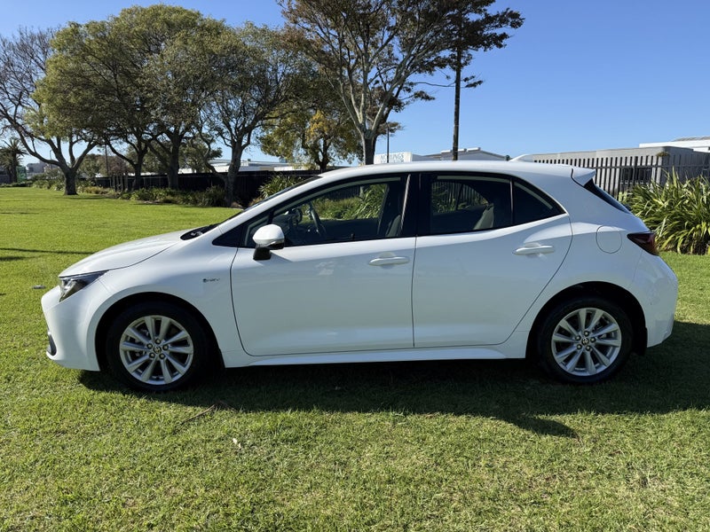 2024 Toyota Corolla GX 1.8P Hybrid AWD Automati... image 4