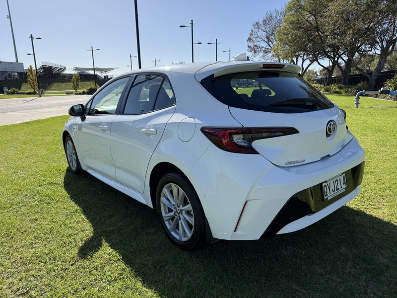 2024 Toyota Corolla GX 1.8P Hybrid AWD Automati... image 5