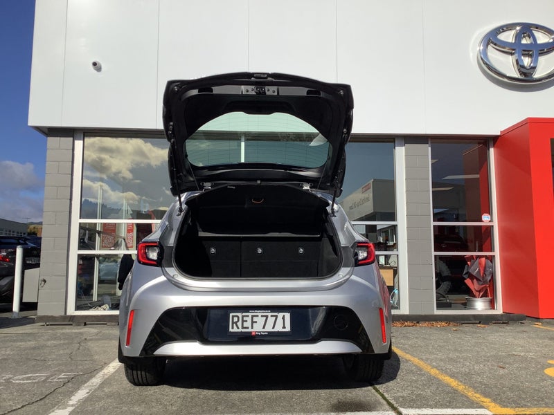 2024 Toyota Corolla GX 1.8P Hybrid Hatch image 4