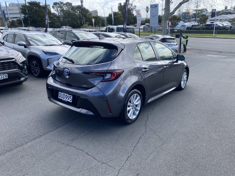 2024 Toyota Corolla GX 1.8P Hybrid Hatch image 2