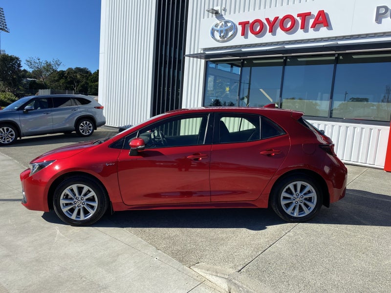 2024 Toyota Corolla GX 1.8P HYBRID Hatchback image 2