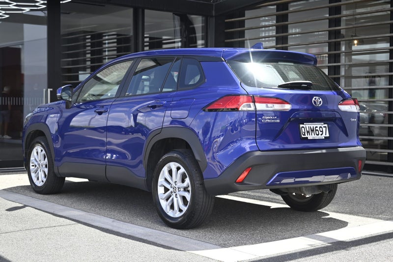 2024 Toyota Corolla GX 2.0 Petrol Hybrid FWD SUV image 2