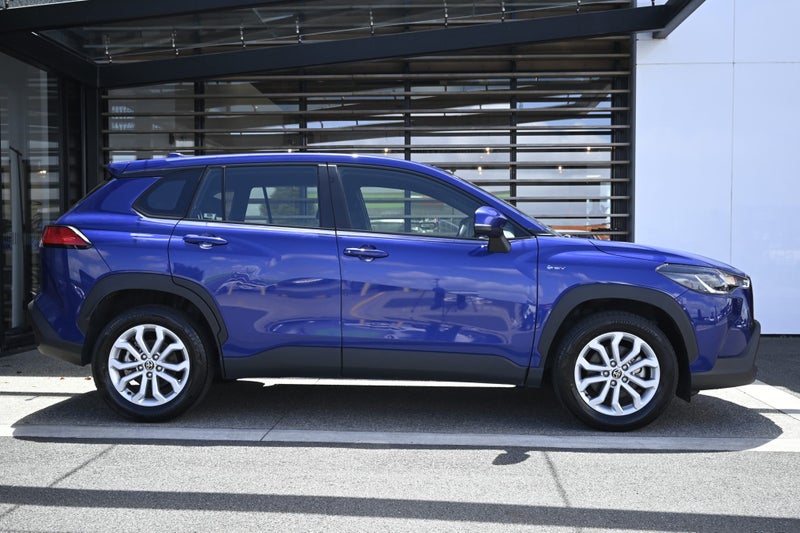 2024 Toyota Corolla GX 2.0 Petrol Hybrid FWD SUV image 5