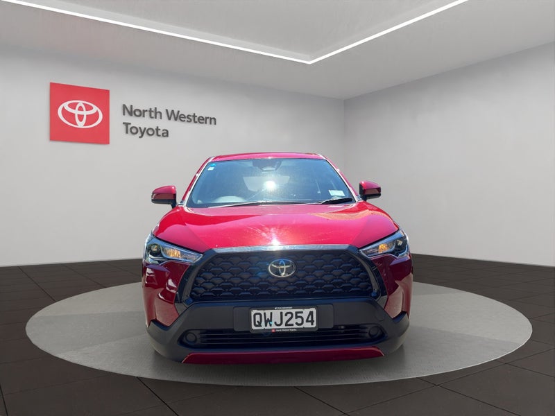 2024 Toyota Corolla GX 2.0L Hybrid 2WD SUV image 2