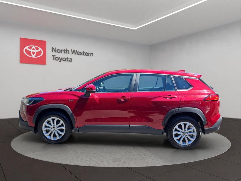 2024 Toyota Corolla GX 2.0L Hybrid 2WD SUV image 4