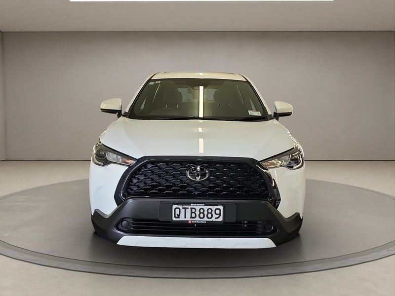 2024 Toyota Corolla GX 2.0L Hybrid FWD SUV image 2