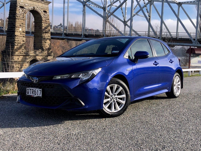 2024 Toyota Corolla GX Hybrid image 3