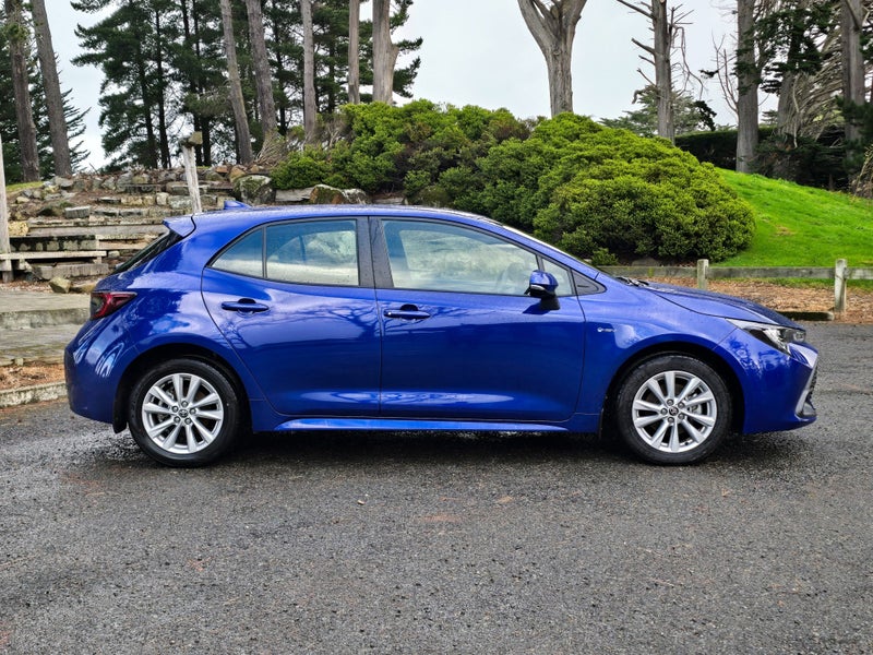 2024 Toyota Corolla GX Hybrid image 2