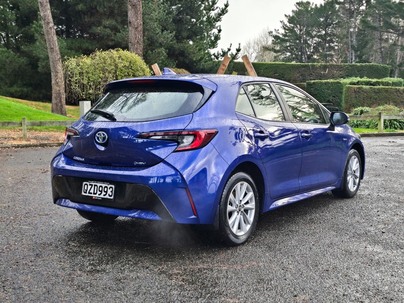 2024 Toyota Corolla GX Hybrid image 3