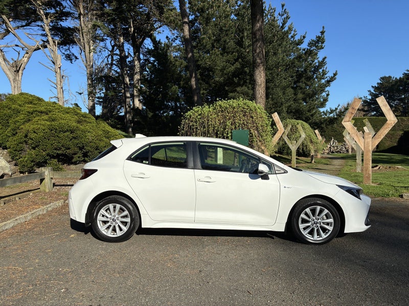 2024 Toyota Corolla GX Hybrid image 2