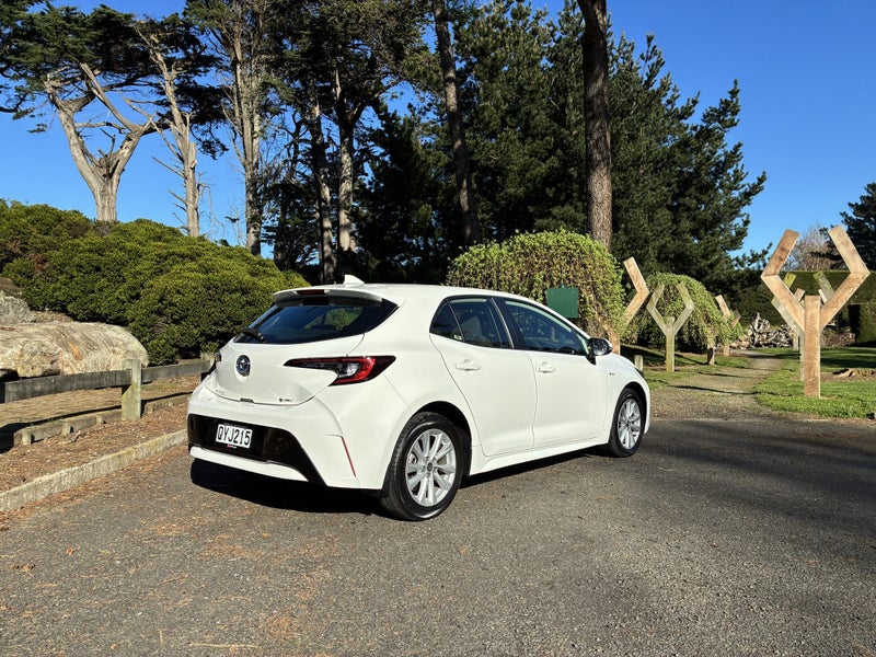 2024 Toyota Corolla GX Hybrid image 3