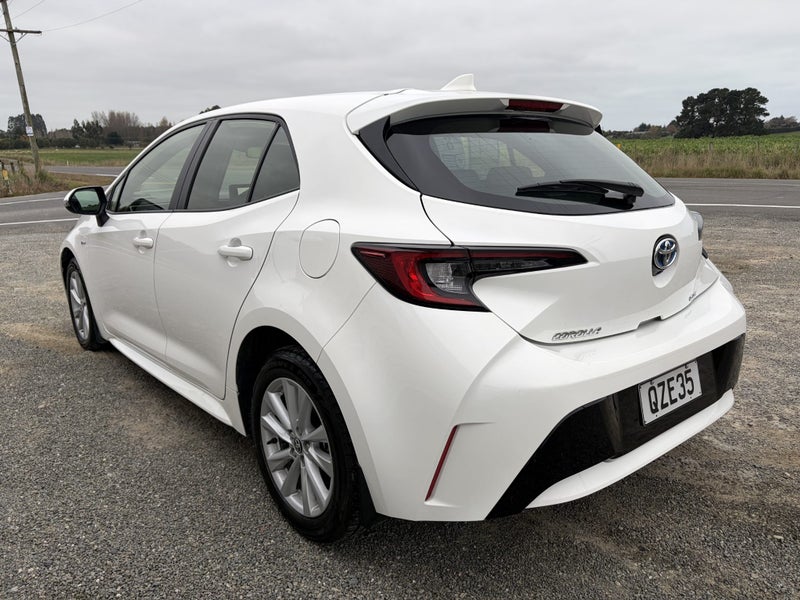 2024 Toyota Corolla GX HYBRID image 3
