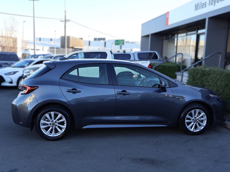 2024 Toyota Corolla GX HYBRID, Push Start image 4