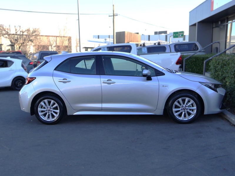 2024 Toyota Corolla GX HYBRID, Push Start image 4