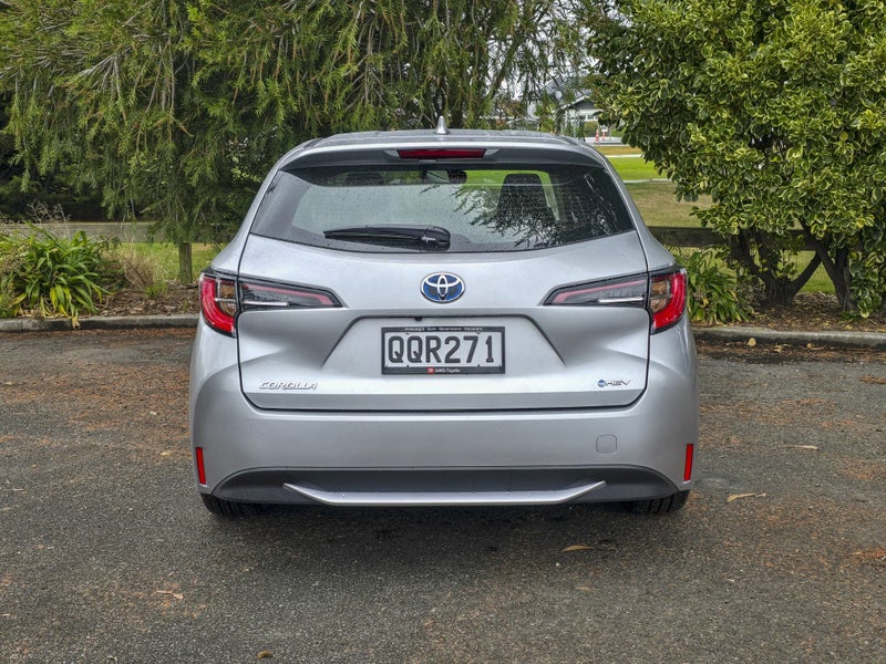 2024 Toyota Corolla GX Hybrid Wagon image 4