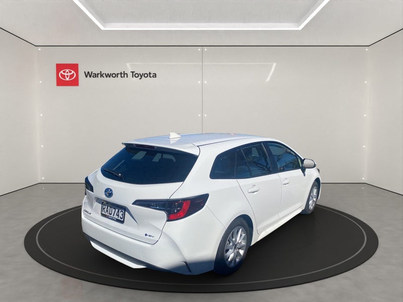 2024 Toyota Corolla GX Wagon 1.8L Petrol HYBRID... image 3