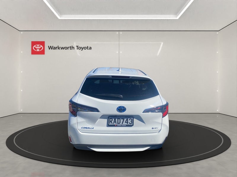 2024 Toyota Corolla GX Wagon 1.8L Petrol HYBRID... image 4