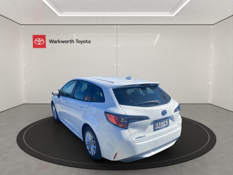2024 Toyota Corolla GX Wagon 1.8L Petrol HYBRID... image 5