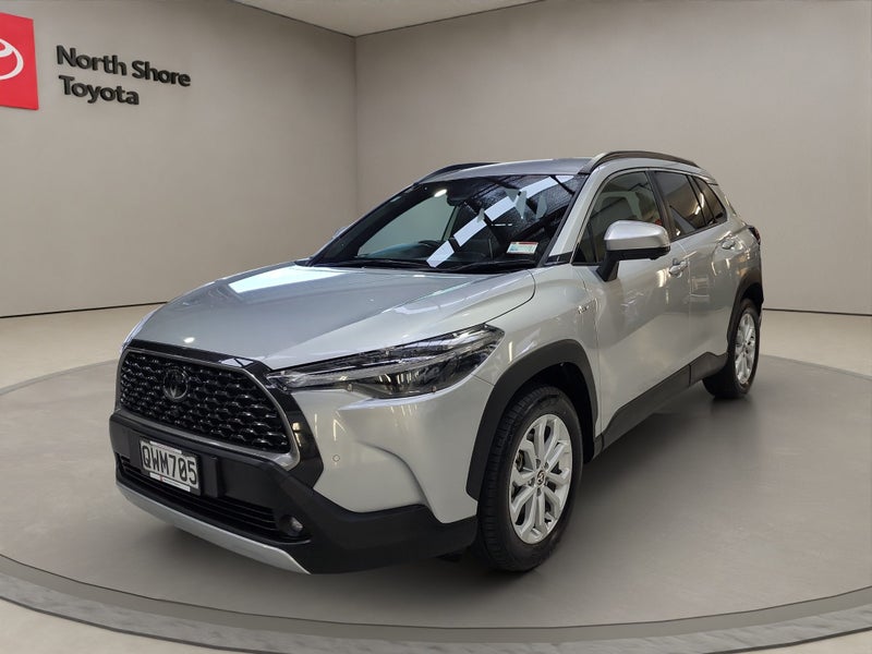 2024 Toyota Corolla GXL 2.0L Hybrid 2WD SUV image 3