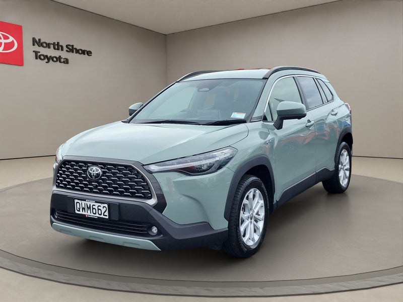 2024 Toyota Corolla GXL 2.0L Hybrid FWD SUV image 3