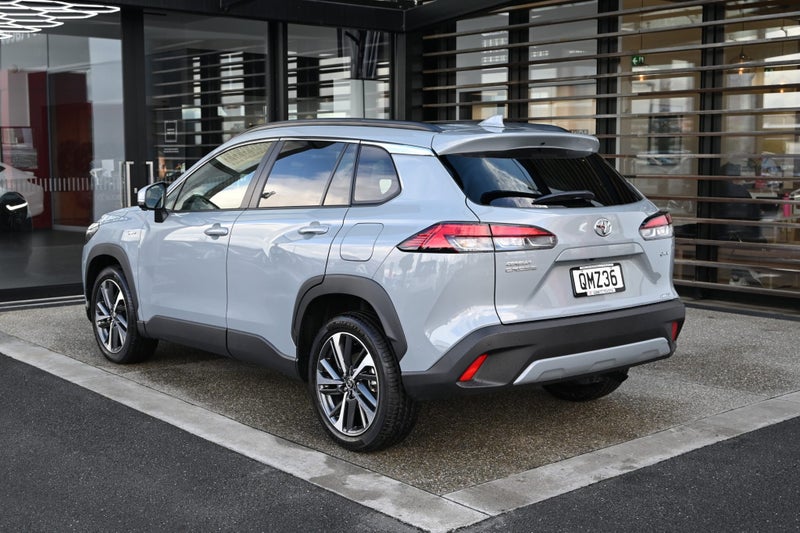 2024 Toyota Corolla Limited 2.0 Petrol Hybrid F... image 2