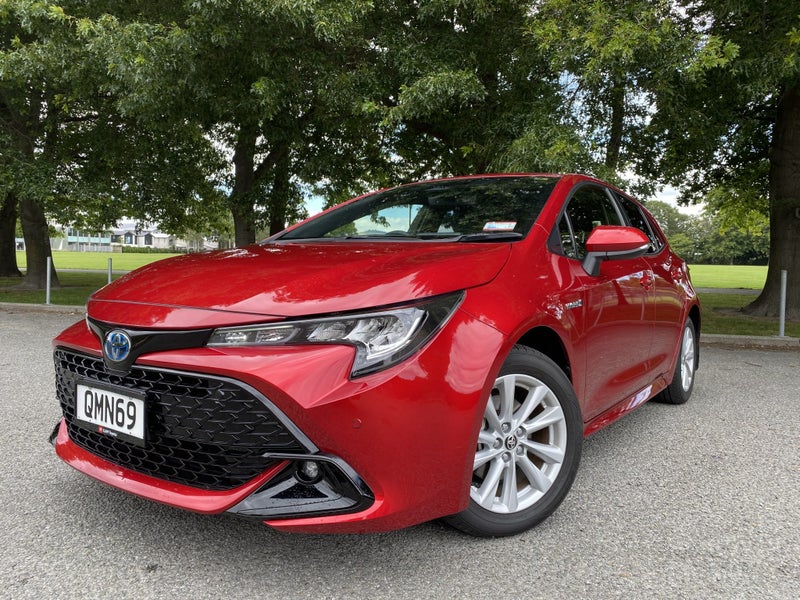 2024 Toyota Corolla SX 1.8P HEV CVT FWD Hatch image 3