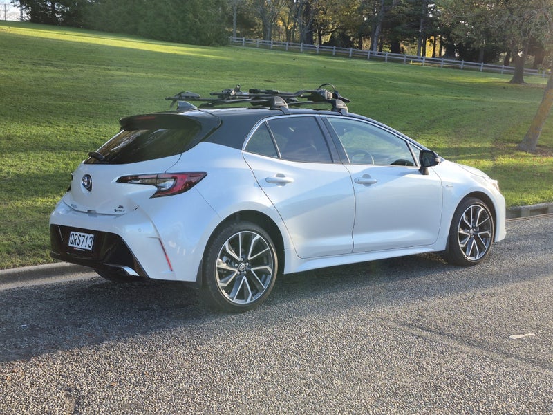 2024 Toyota Corolla ZR 1.8P HEV CVT FWD Hatch image 4