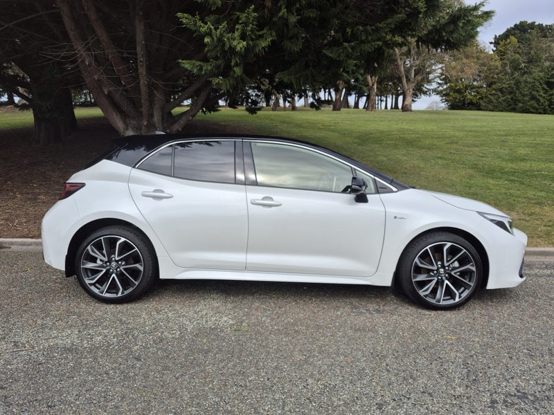 2024 Toyota Corolla ZR 1.8P HEV CVT FWD Hatch image 3