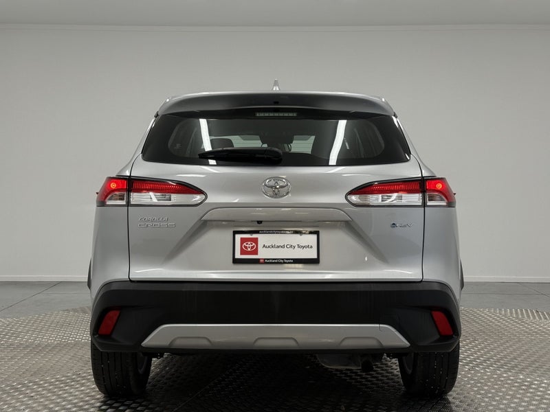 2024 Toyota Fielder Cross GX 2.0 Hybrid image 4