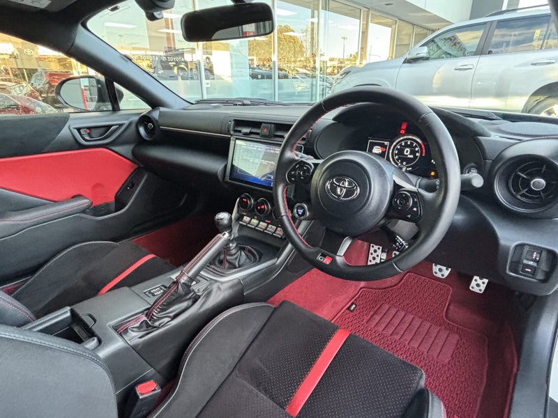 2024 Toyota GR86 2.4 Petrol image 2