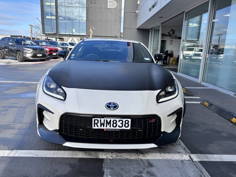 2024 Toyota GR86 RZ 2.4 PETROL SPORT COUPE image 4