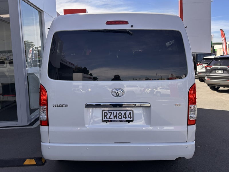 2024 Toyota Hiace 2.7P 10seat Auto image 4