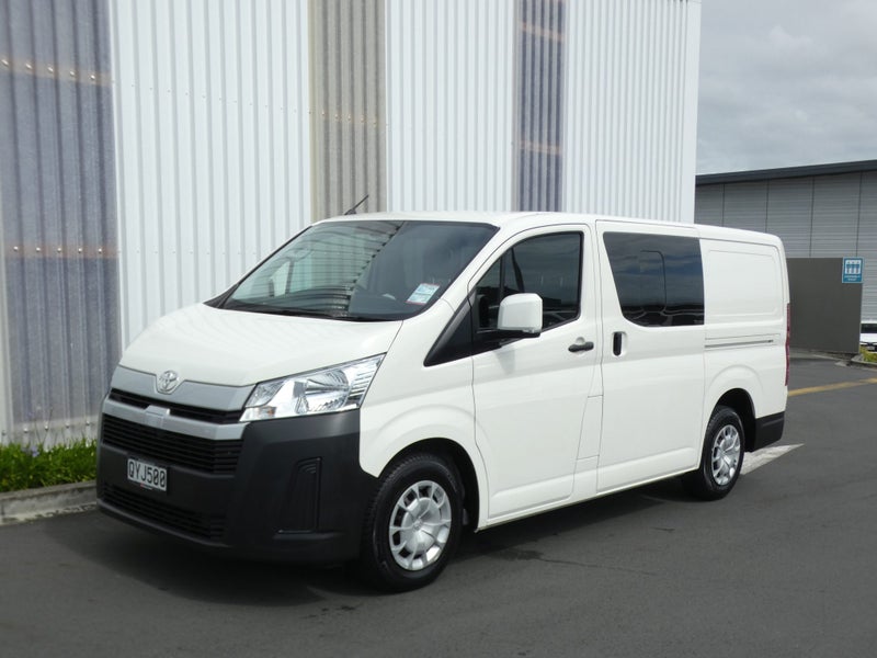 2024 Toyota Hiace ZR image 5