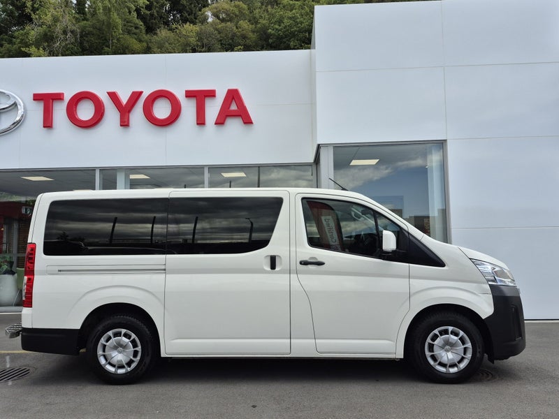 2024 Toyota Hiace ZR 2.8DT 2WD Auto image 2