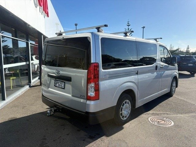 2024 Toyota Hiace ZR 2.8DT 6AT image 3