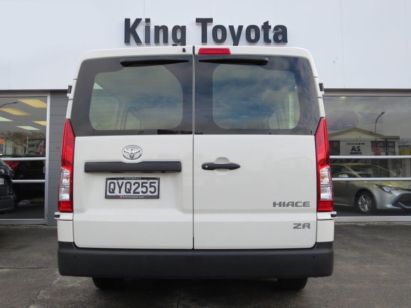 2024 Toyota Hiace ZR 2.8DT 6AT RWD image 5