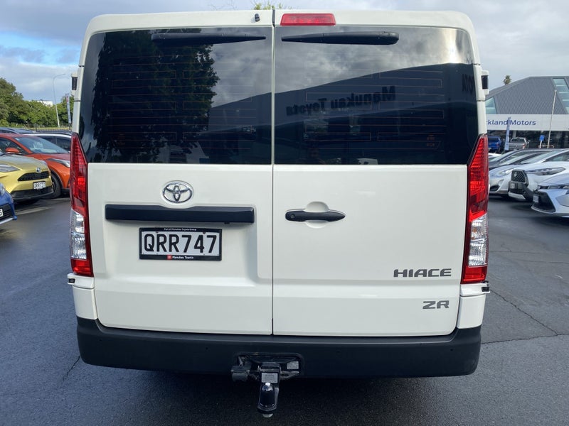 2024 Toyota Hiace ZR 2.8DT 6AT RWD GVN/6D/2S image 5