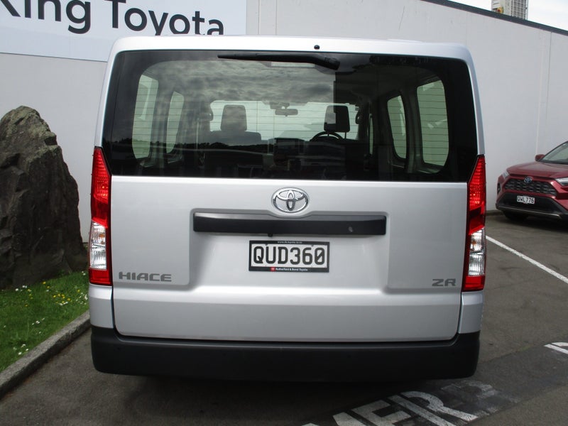 2024 Toyota Hiace ZR 2.8DT 6MT image 3