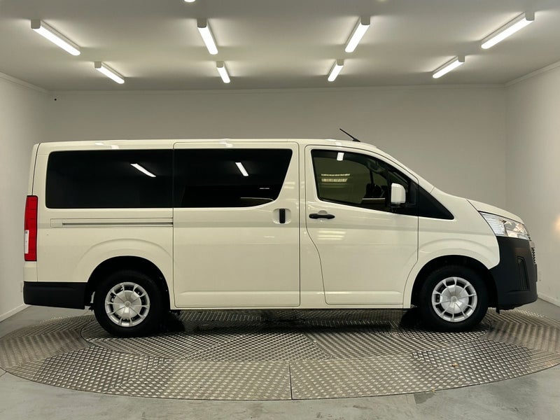 2024 Toyota Hiace ZR 2.8DT 6MT RWD image 2