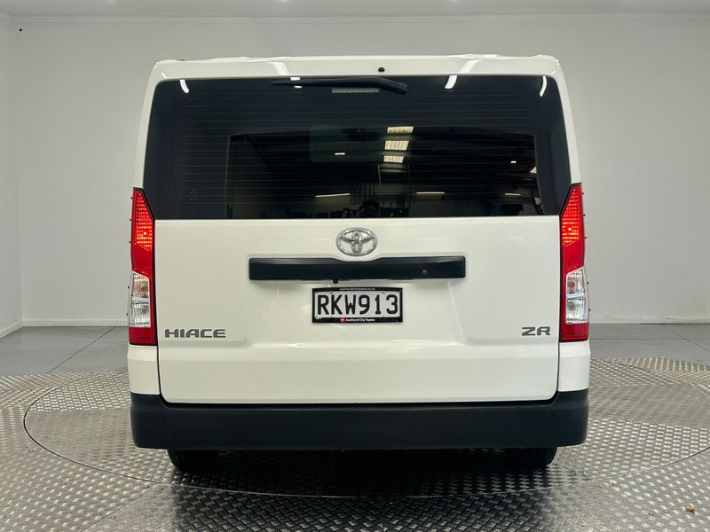 2024 Toyota Hiace ZR 2.8DT 6MT RWD image 4