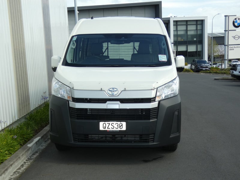 2024 Toyota Hiace ZX image 5