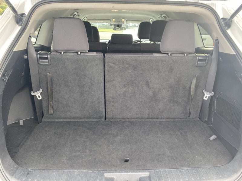 2024 Toyota Highlander GXL 2.5P Hybrid 7 Seater... image 4