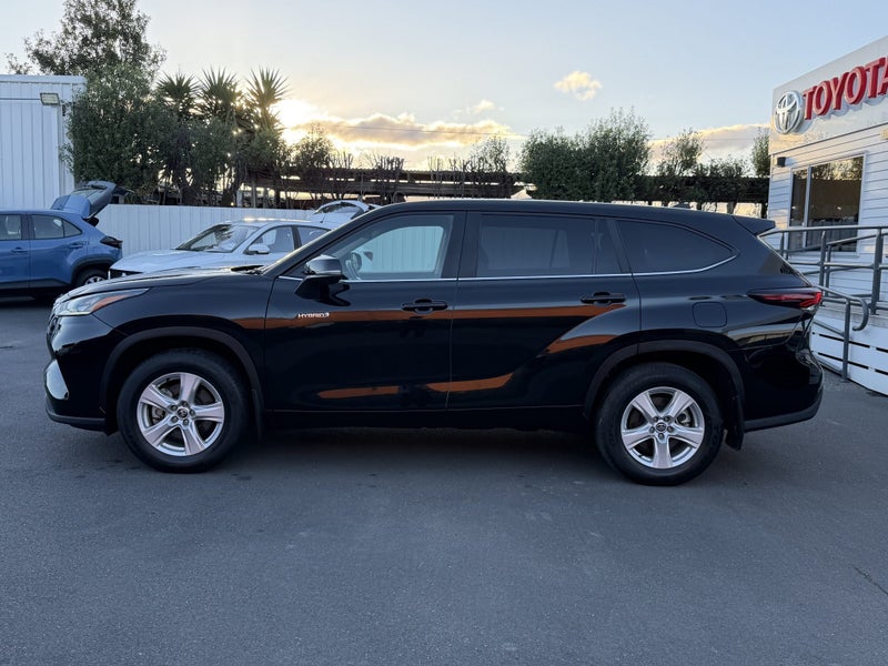 2024 Toyota Highlander GXL 2.5P Hybrid AWD SUV image 4