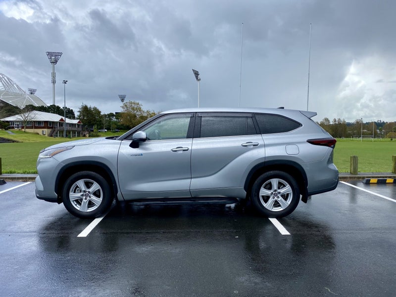 2024 Toyota Highlander GXL SUV AWD 2.5 Petrol H... image 4